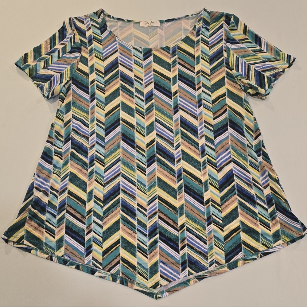 Rue Juie Women's L Multicolor Chevron Short Sleeve Round Neck T-Shirt